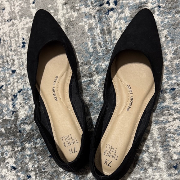 Time and Tru Shoes - Time and Tru Women's Black Pointed Flats